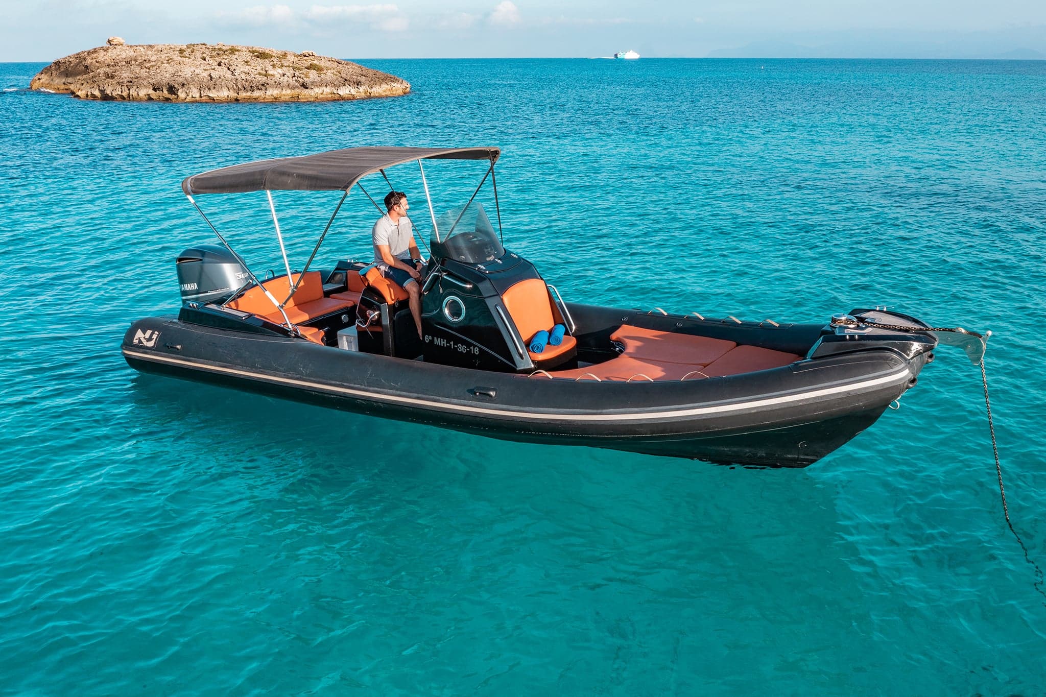 Nuova Jolly Prince 25 available for charter in Ibiza