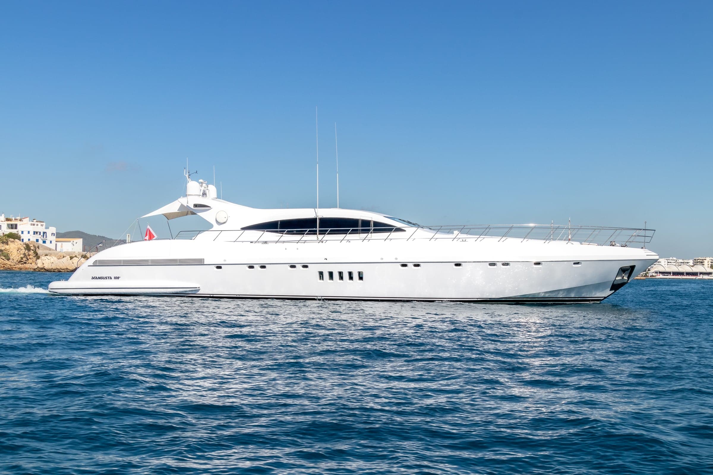 Mangusta 108 "Belisa" Yate en alquiler Ibiza
