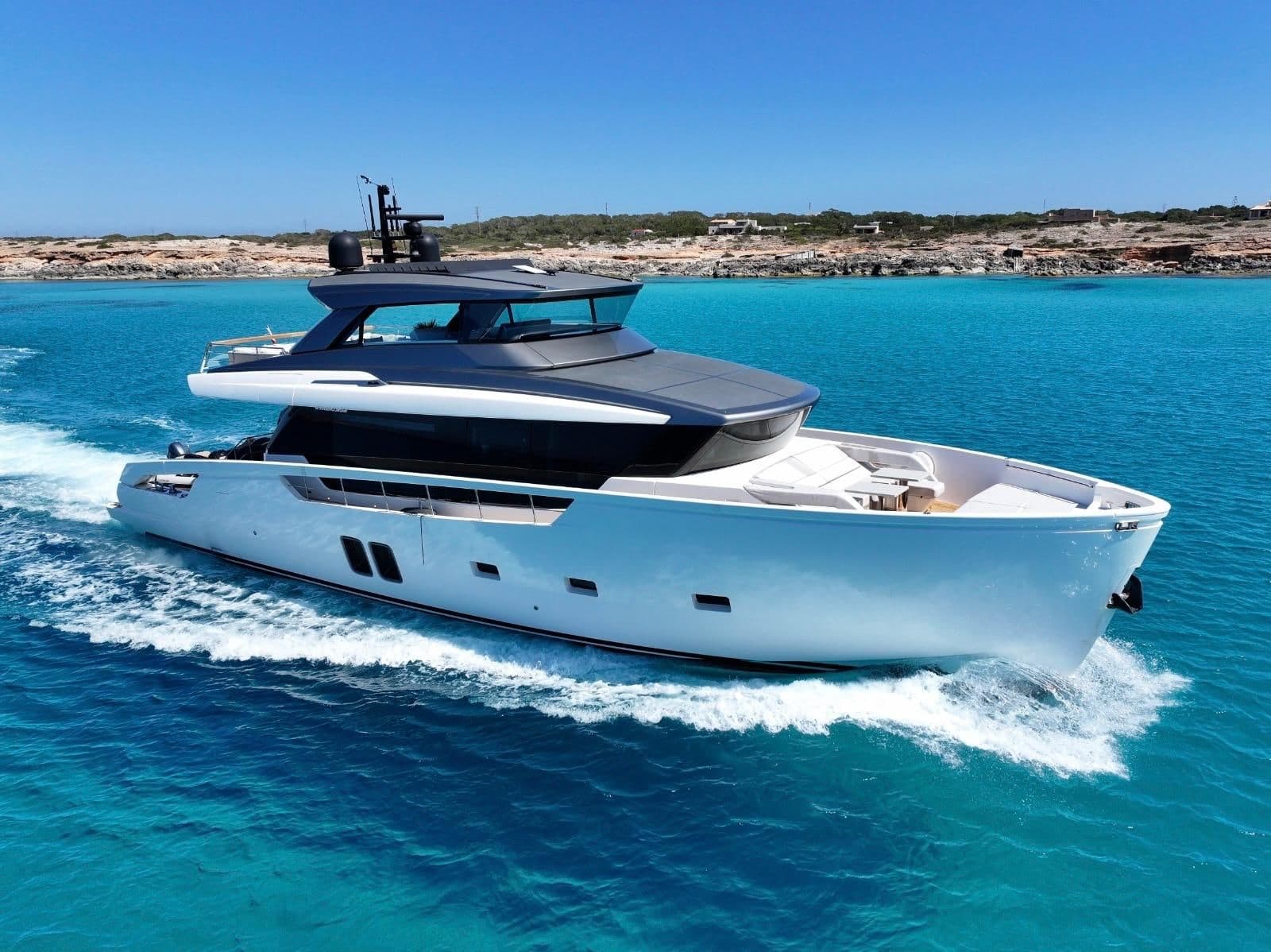 Sanlorenzo SX76 "FUQUET DUET" alquiler yate Ibiza