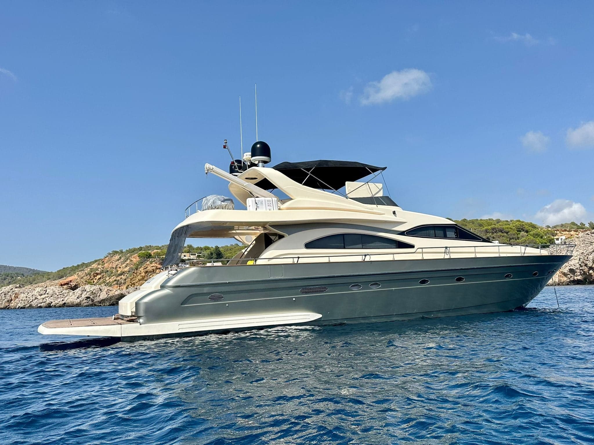 Astondoa 80 "Mazu" Yate en alquiler Ibiza