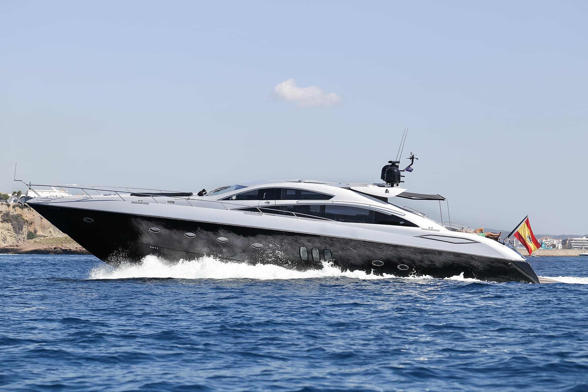 Sunseeker Predator 82 "Georgia" Yate en alquiler Ibiza