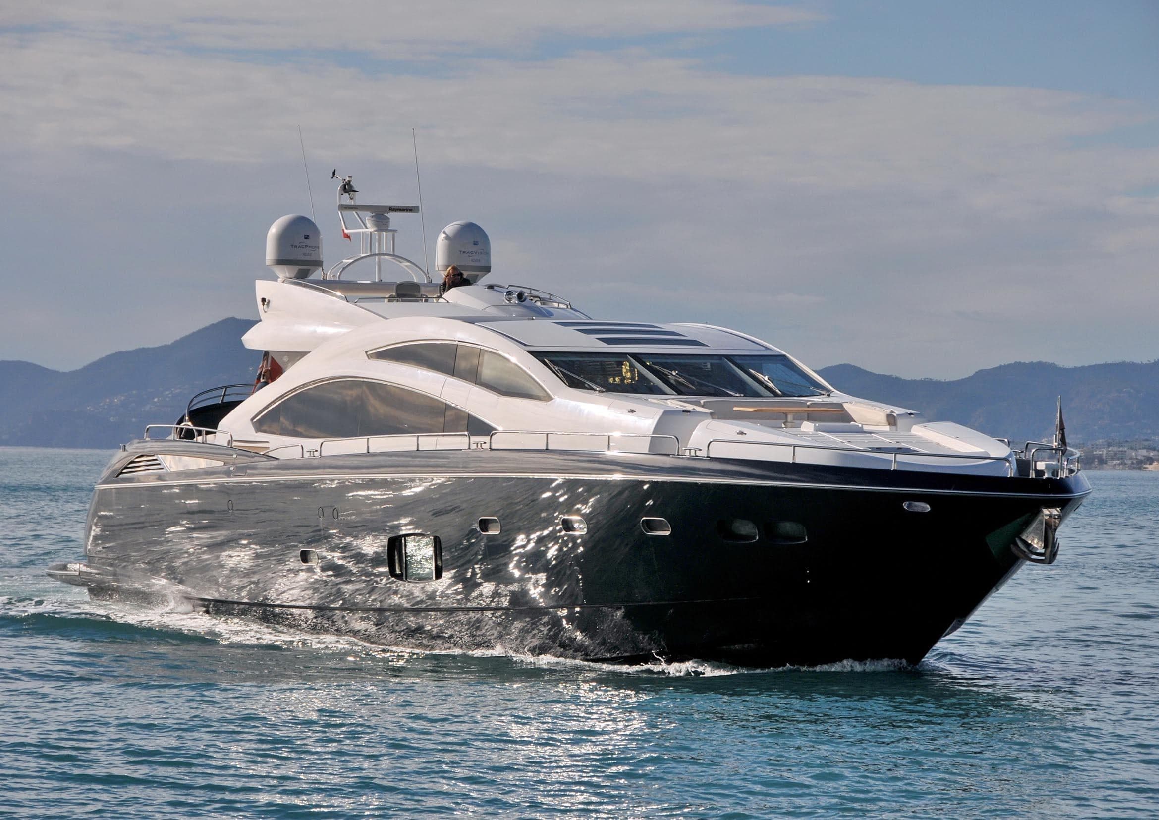 Sunseeker Predator 84 "Ariyas" Yate en alquiler Ibiza