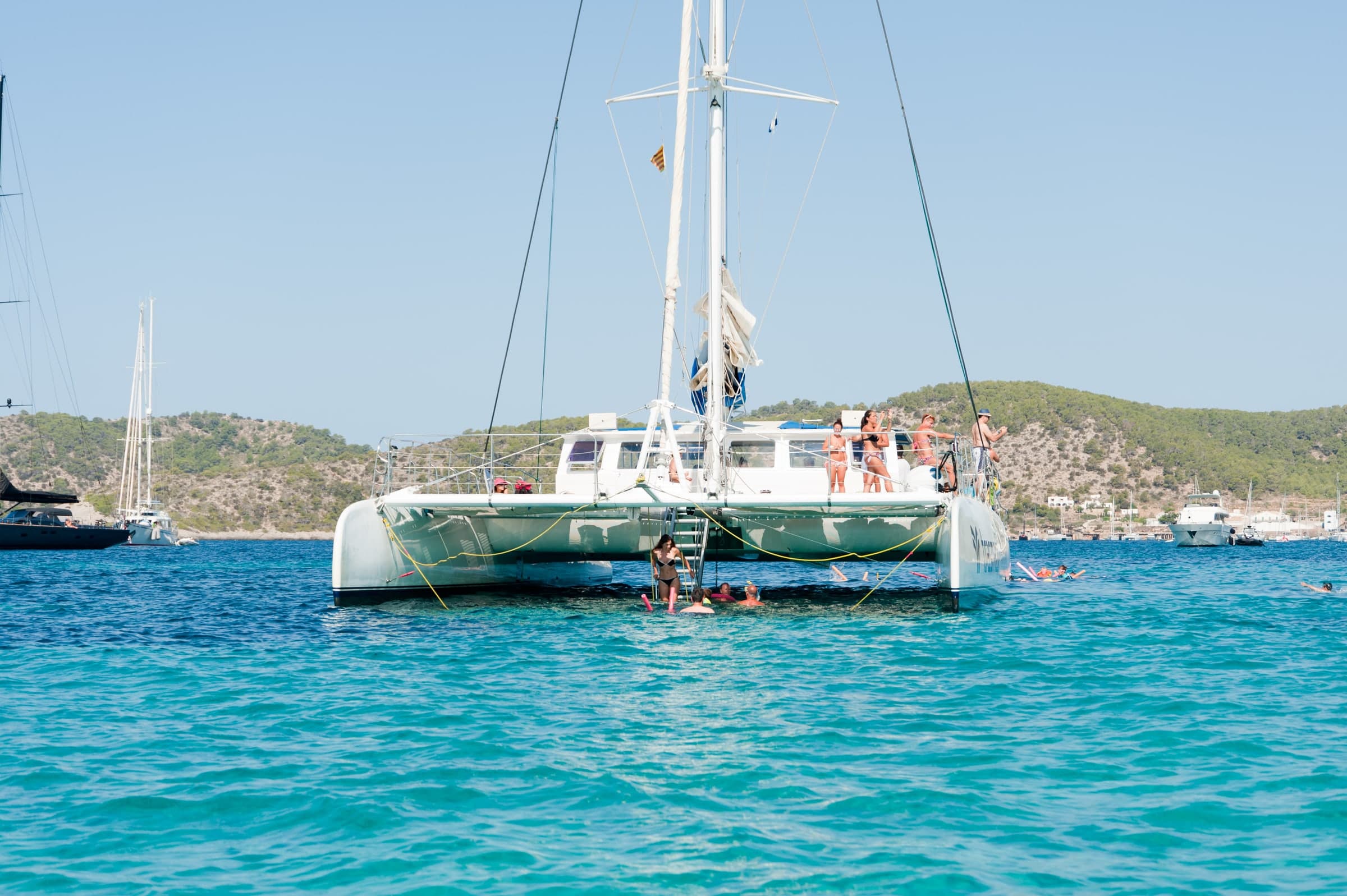 Lagoon "SUN CAT" alquiler catamarán Ibiza