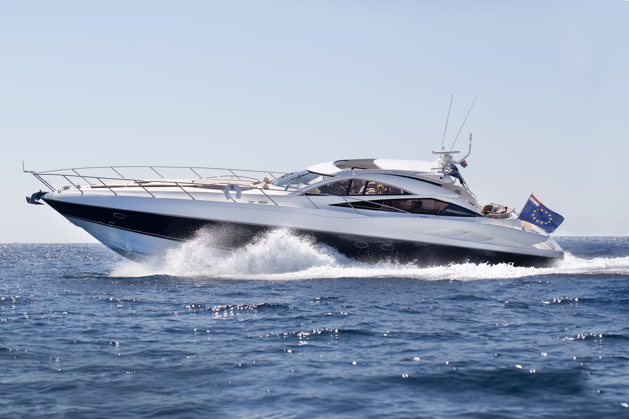 Sunseeker Predator 68 "Tranquility III" Yate en alquiler Ibiza