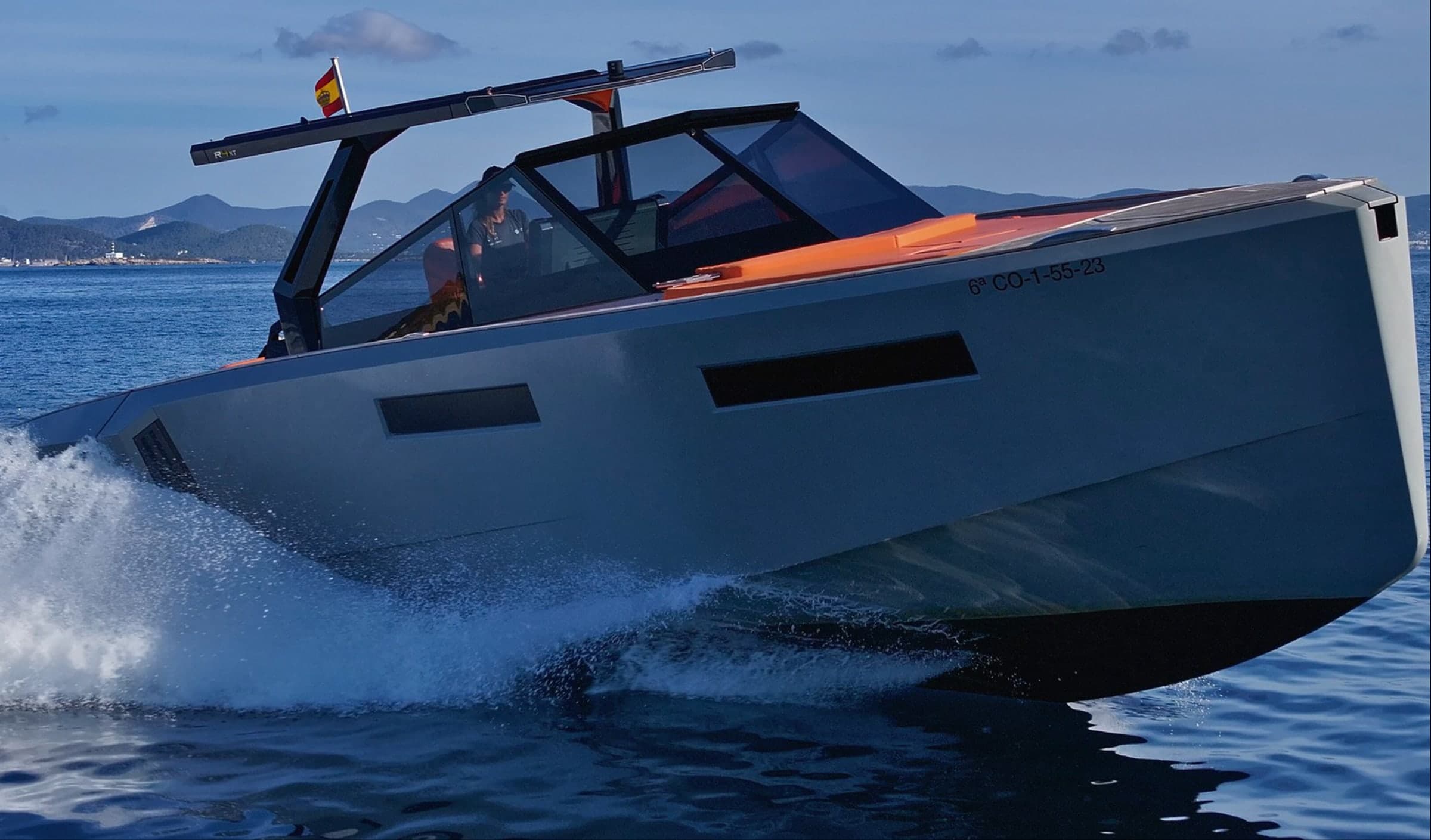 EVO 43 "Mistral" alquiler yate Ibiza